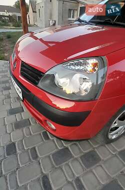 Хэтчбек Renault Clio 2005 в Покровском