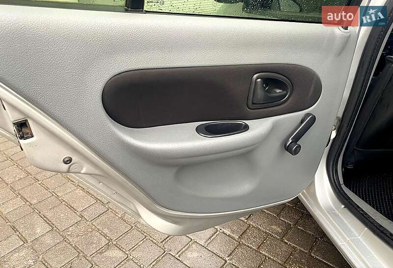 Седан Renault Clio 2008 в 