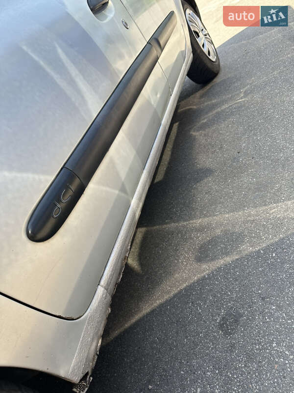 Хэтчбек Renault Clio 2002 в Киеве