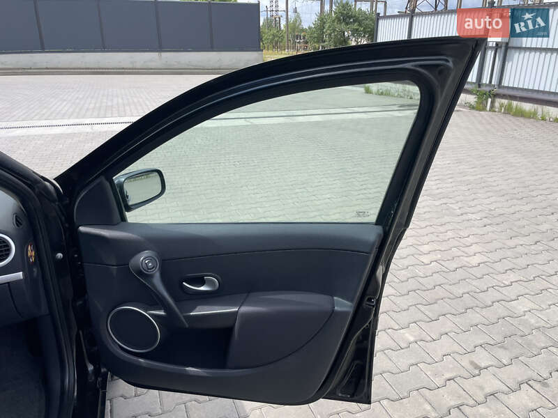 Хэтчбек Renault Clio 2008 в Луцке