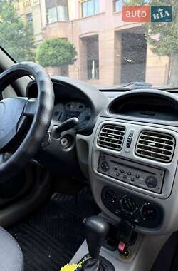 Седан Renault Clio 2006 в Києві