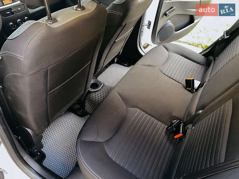 Хэтчбек Renault Clio 2013 в Ровно