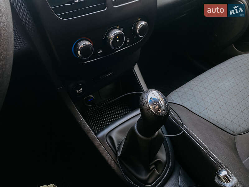 Хэтчбек Renault Clio 2013 в Ровно