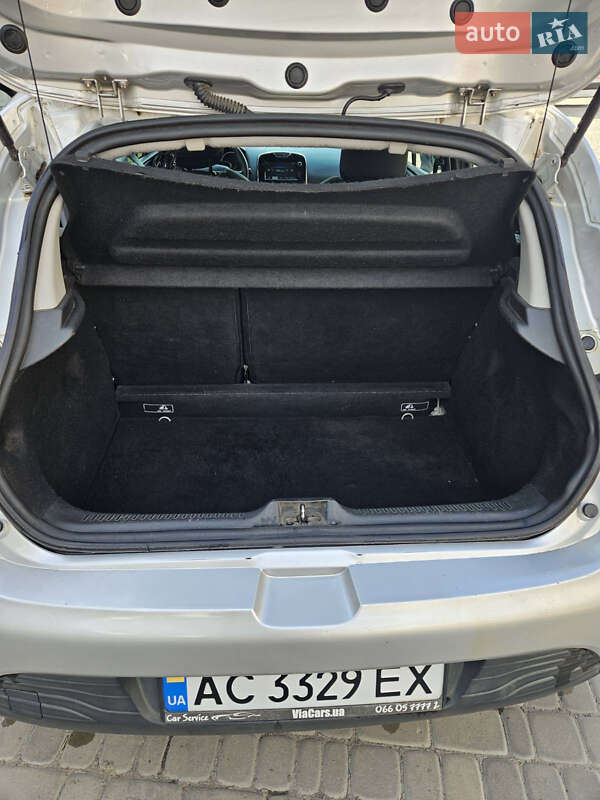 Хэтчбек Renault Clio 2012 в Луцке