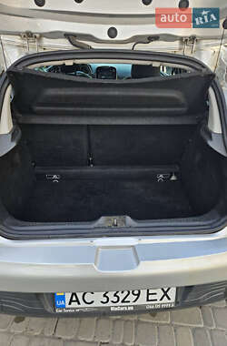 Хэтчбек Renault Clio 2012 в 