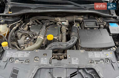 Хэтчбек Renault Clio 2012 в 