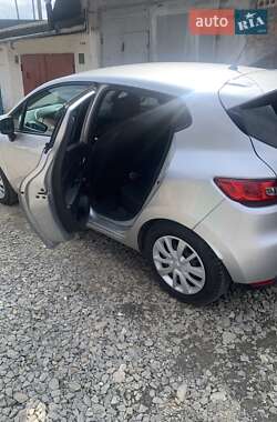 Хэтчбек Renault Clio 2015 в 