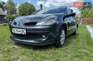 Хэтчбек Renault Clio 2006 в 