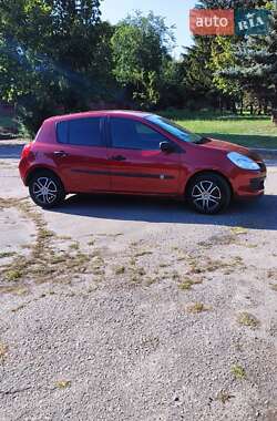 Хэтчбек Renault Clio 2007 в 