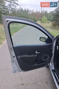 Хэтчбек Renault Clio 2007 в 