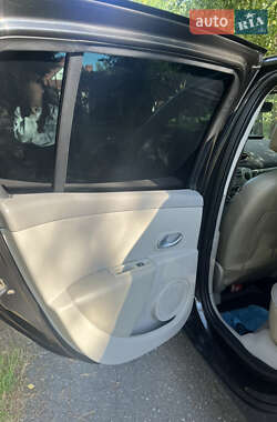 Хэтчбек Renault Clio 2011 в 