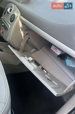 Хэтчбек Renault Clio 2011 в 