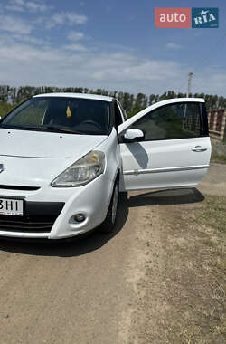 Хэтчбек Renault Clio 2012 в 