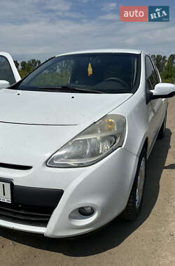 Хэтчбек Renault Clio 2012 в 