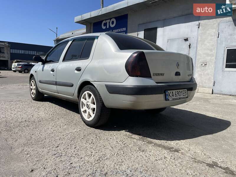 Хэтчбек Renault Clio 2003 в Киеве