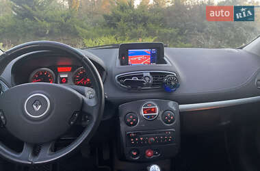 Хэтчбек Renault Clio 2010 в 