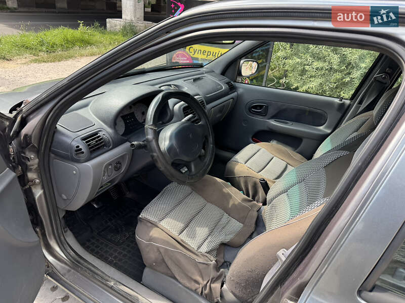 Хэтчбек Renault Clio 2001 в Хмельницком