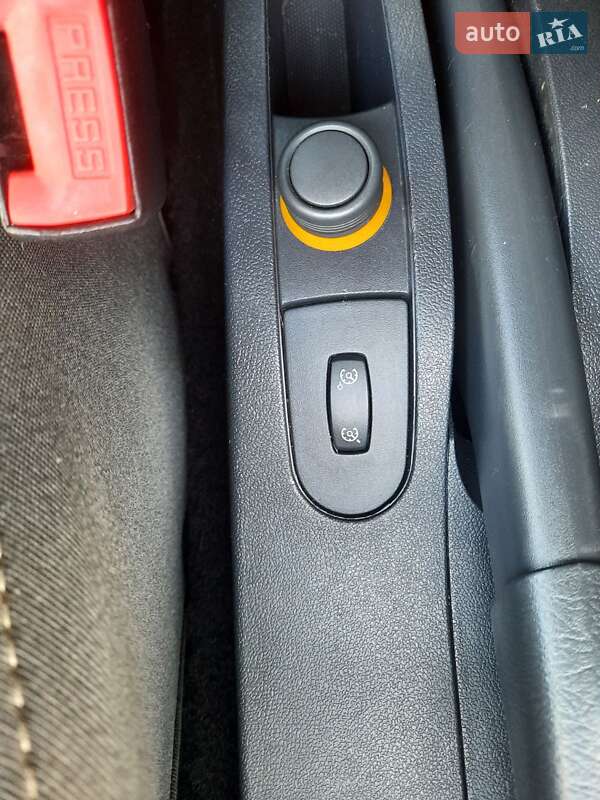 Универсал Renault Clio 2009 в Ровно фото 25 Универсал Renault Clio 2009 в Ровно