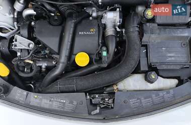 Хэтчбек Renault Clio 2012 в 