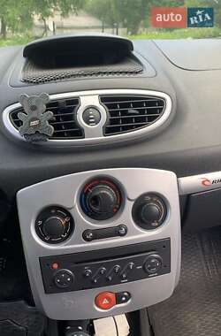 Хэтчбек Renault Clio 2008 в 