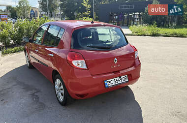 Хэтчбек Renault Clio 2009 в 
