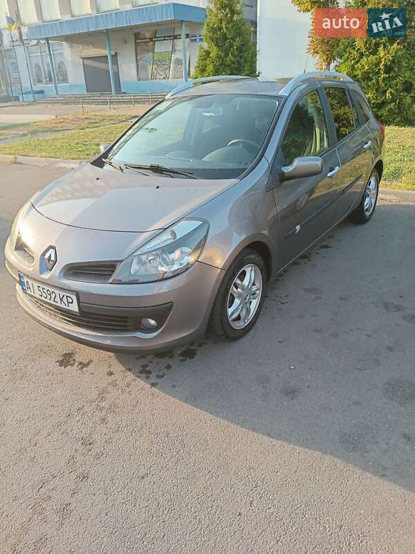 Хэтчбек Renault Clio 2009 в 