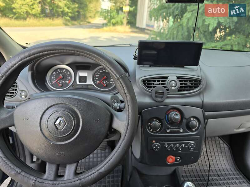 Хэтчбек Renault Clio 2006 в Виннице