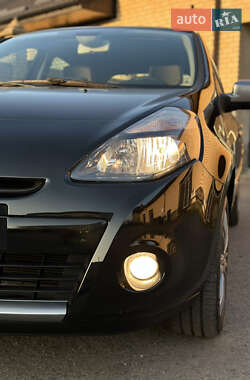 Хэтчбек Renault Clio 2012 в 