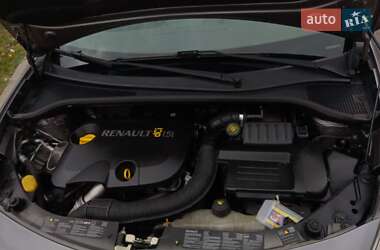 Хэтчбек Renault Clio 2009 в 