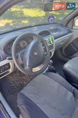 Седан Renault Clio 2005 в 