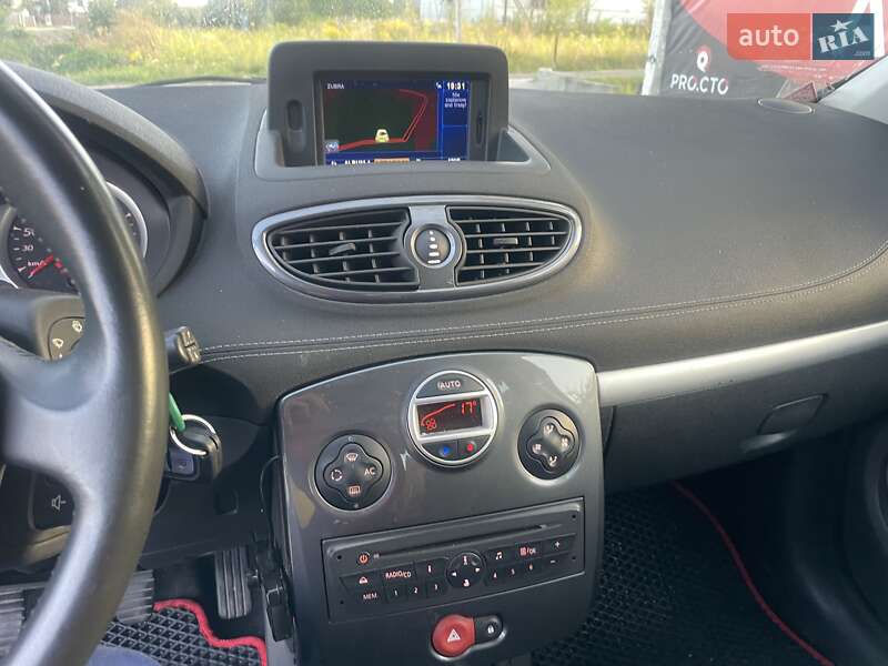 Универсал Renault Clio 2011 в Львове