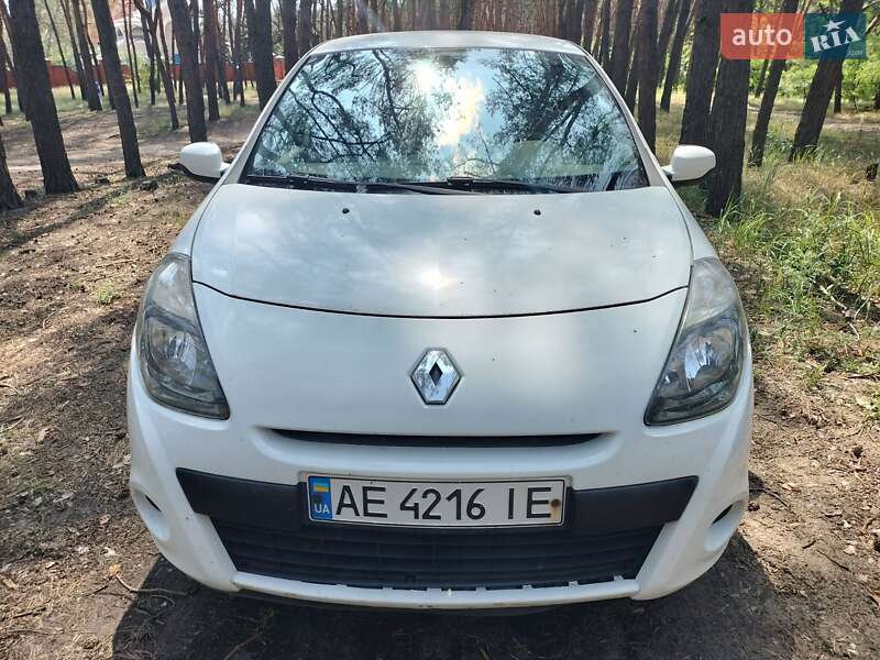 Хэтчбек Renault Clio 2011 в Днепре