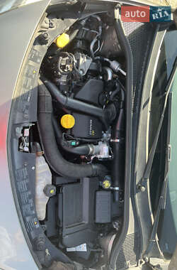 Седан Renault Clio 2012 в 