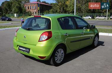 Хэтчбек Renault Clio 2009 в 