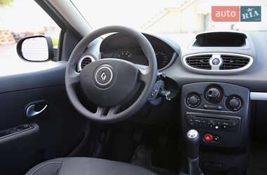 Хэтчбек Renault Clio 2009 в 