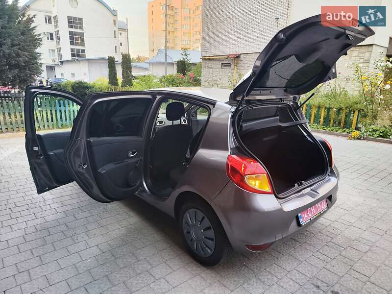 Хэтчбек Renault Clio 2011 в Львове