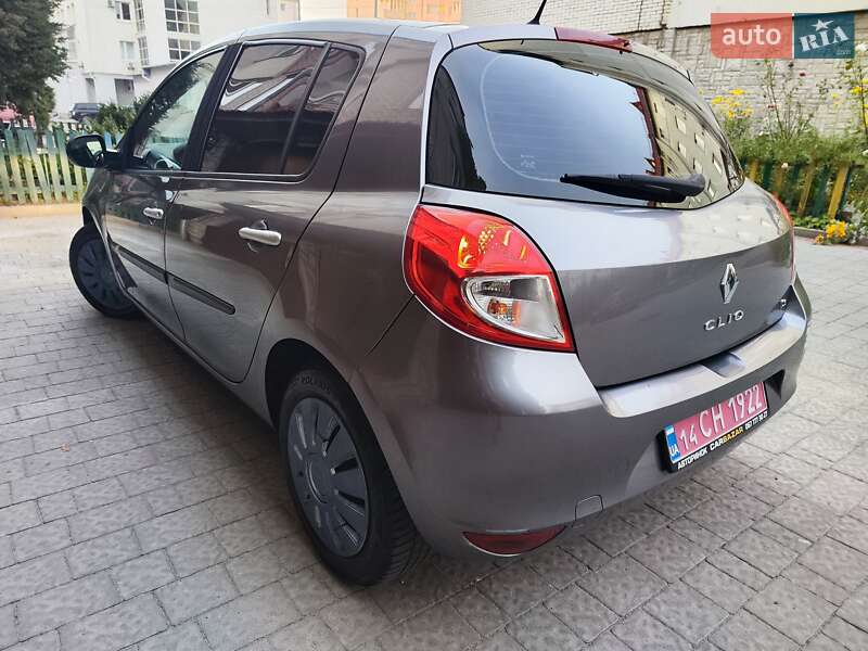 Хэтчбек Renault Clio 2011 в Львове