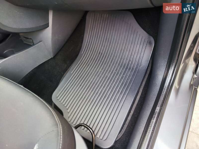 Хэтчбек Renault Clio 2011 в Львове