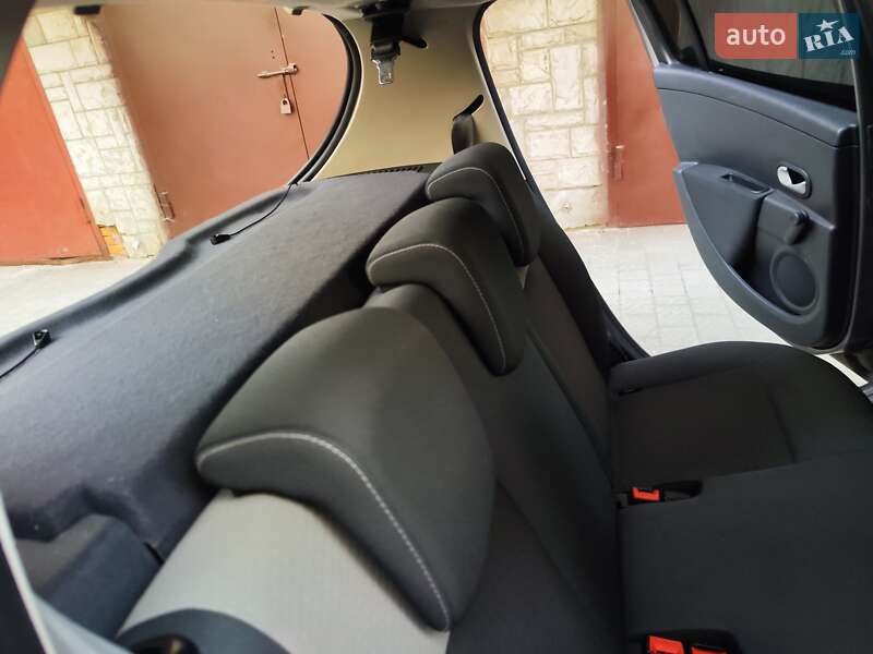 Хэтчбек Renault Clio 2011 в Львове