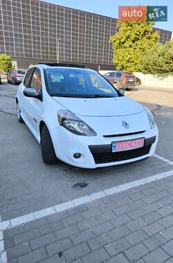 Хэтчбек Renault Clio 2011 в 
