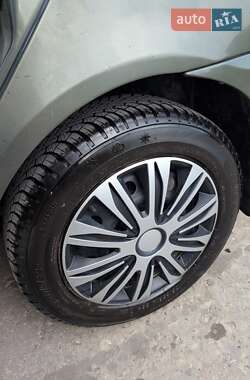 Седан Renault Clio 2006 в 