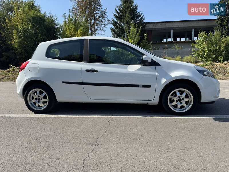 Хэтчбек Renault Clio 2010 в Белой Церкви