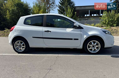 Хэтчбек Renault Clio 2010 в 