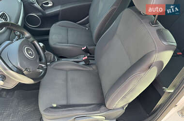 Хэтчбек Renault Clio 2010 в 