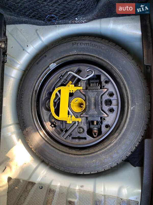 Хэтчбек Renault Clio 2004 в Киеве фото 11 Хэтчбек Renault Clio 2004 в Киеве