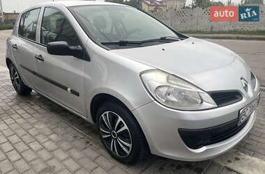 Хетчбек Renault Clio 2008 в 