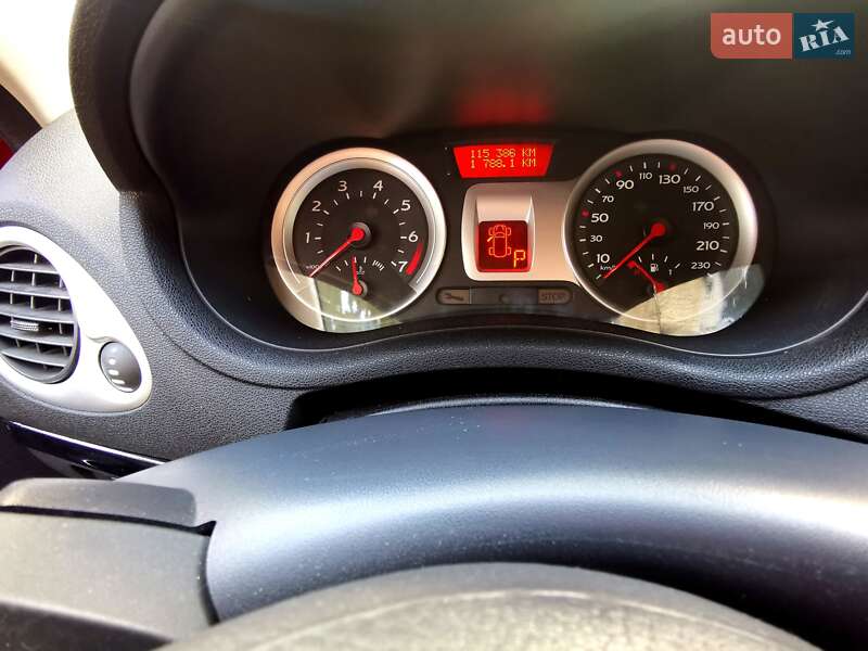 Хэтчбек Renault Clio 2007 в Киеве