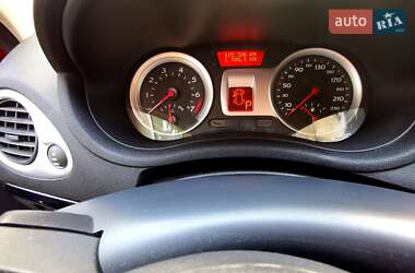 Хэтчбек Renault Clio 2007 в 