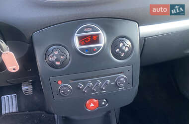Хэтчбек Renault Clio 2008 в 