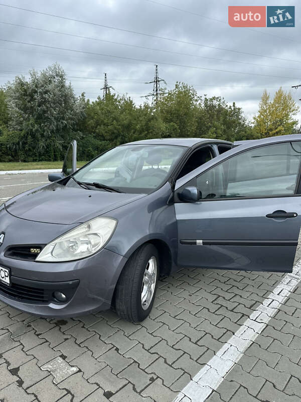 Хэтчбек Renault Clio 2007 в Черновцах